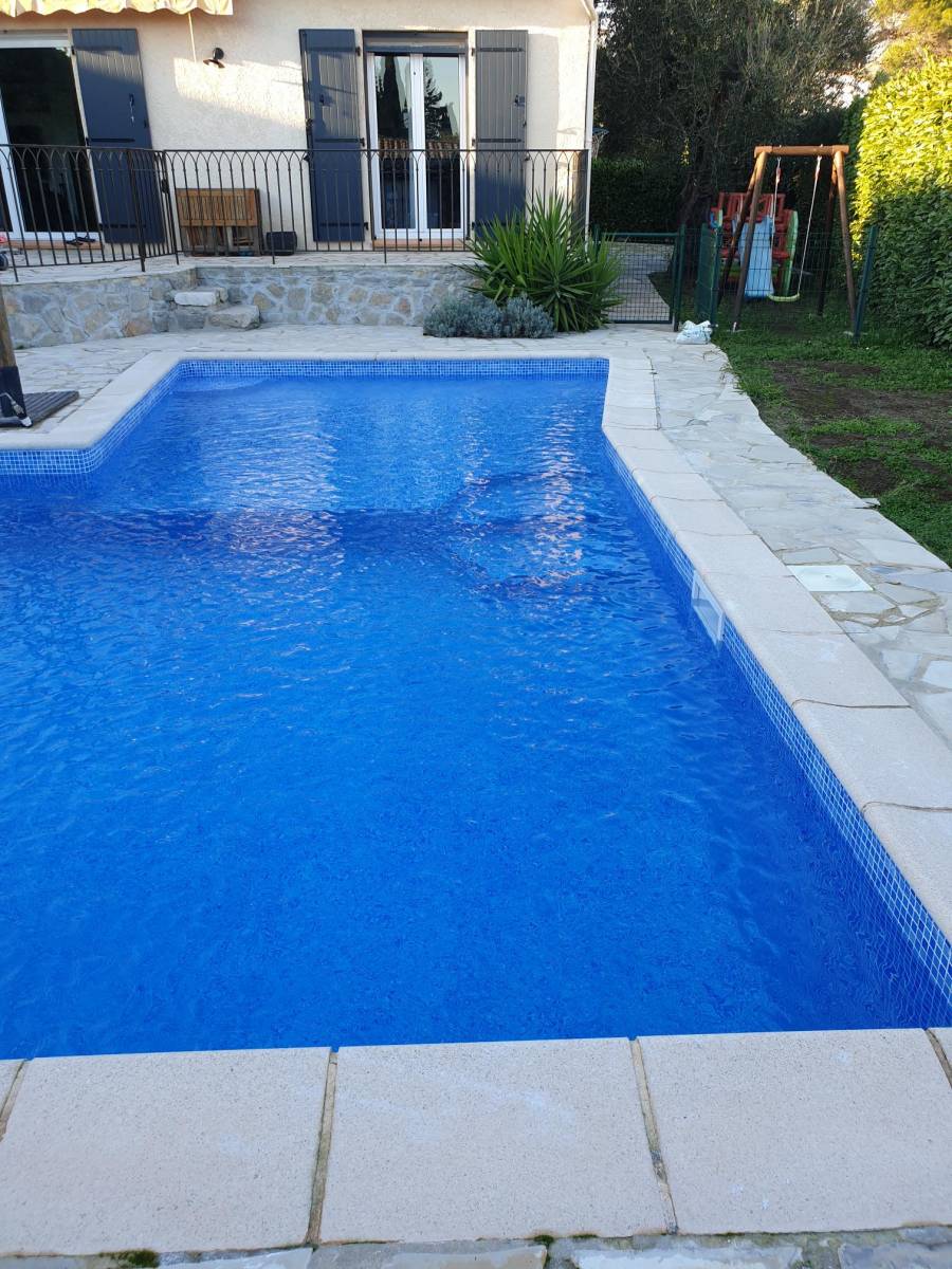 Rénovation compléte, pose d'une mosaique de piscine sur grasse